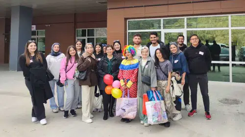 Üniversite öğrencilerinden gönüllere dokunan sosyal sorumluluk projeleri