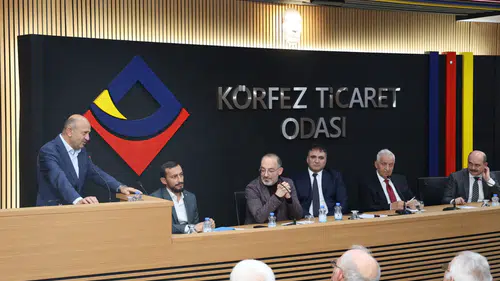 Siyasetin Dev İsimleri Kocaeli'de Buluştu: Gümüşhaneli Bakan Sungurlu Bir Ömrü Anlattı!