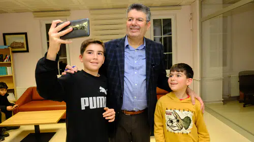 Şiran’da Kültür ve Sanat Rüzgârı: Alişan Kapaklıkaya ile Gönül Kapıları Aralandı