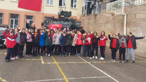 Gazipaşa Ortaokulu öğrencileri fabrika gibi okulu gezdi