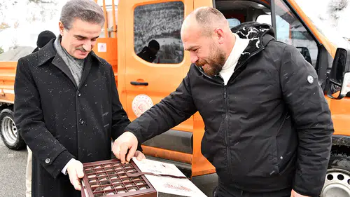 Gümüşhane’de kar nöbeti: Vali Baruş ekiplerle bir araya geldi
