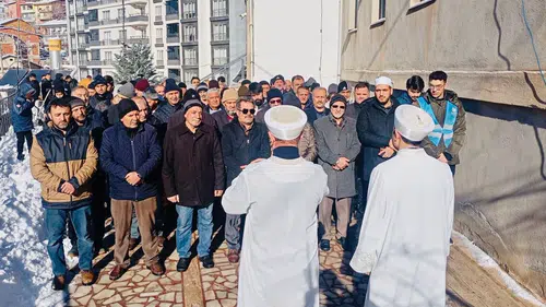 Gümüşhane Cuma çıkışı şehitler için tek yürek oldu