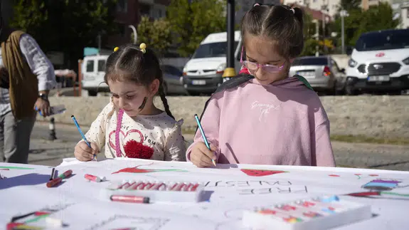 Gümüşhane’de “Filistinli Çocuklar İçin Çiz” etkinliği düzenlendi