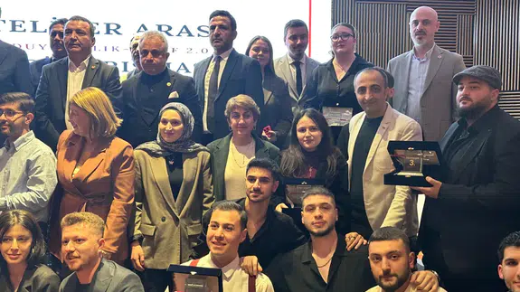 884 Eser Arasından Sıyrıldılar: Gümüşhane'nin 'Genç İletişimcileri' Türkiye'yi salladı!