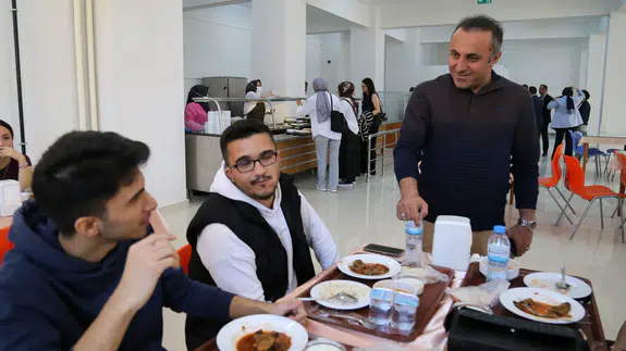 Üniversitede yeni yemekhane açıldı