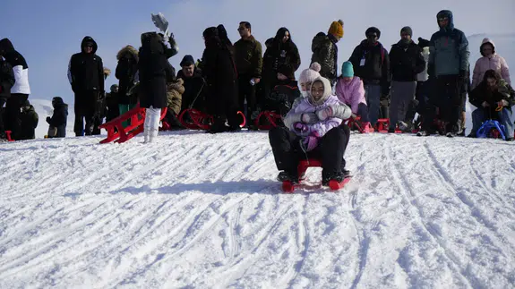 Karnesini Alan Oraya Akın Etti! Zigana Dağı’nda İğne Atsan Yere Düşmüyor
