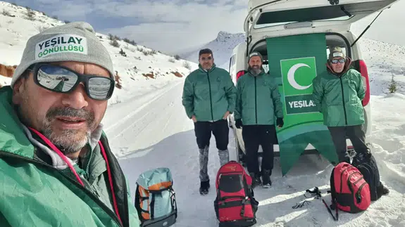 Gümüşhane’nin Kelkit İlçesinde Doğaya Can Suyu: Yeşilay’dan Yemleme Seferberliği