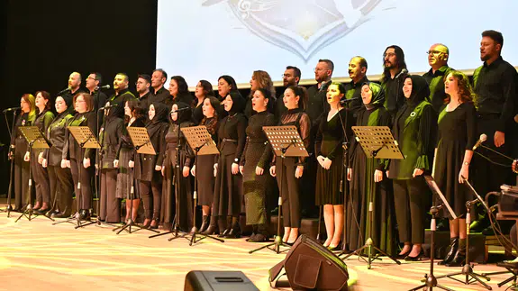 Gümüşhane’de sahne öğretmenlerin! Maarif Korosu’ndan unutulmaz sanat gecesi