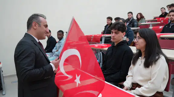 Gümüşhane Üniversitesi’nde ilk ders Türk Bayrağı’na ayrıldı