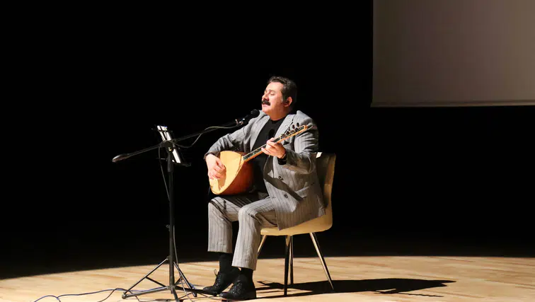 Gümüşhane’de Türkü Rüzgarı! Nurullah Akçayır Gönülleri Fethetti