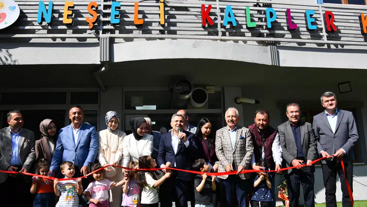 Gümüşhane'de Neşeli Kalpler Kreş ve Gündüz Bakımevi Törenle Açıldı