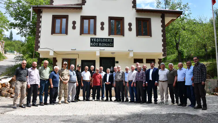 Vali Cevdet Atay, Yeşildere Köyünde vatandaşların taleplerini dinledi