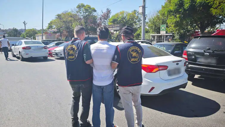 Gümüşhane JASAT'tan İstanbul'da Nokta Operasyon: 11 Yıl Hapis Cezası Bulunan Firari Yakalandı