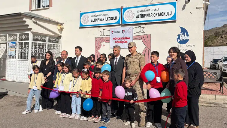 "Köyde Dijital Dönüşüm" Projesi Torul Altınpınar Ortaokulunda Tamamlandı