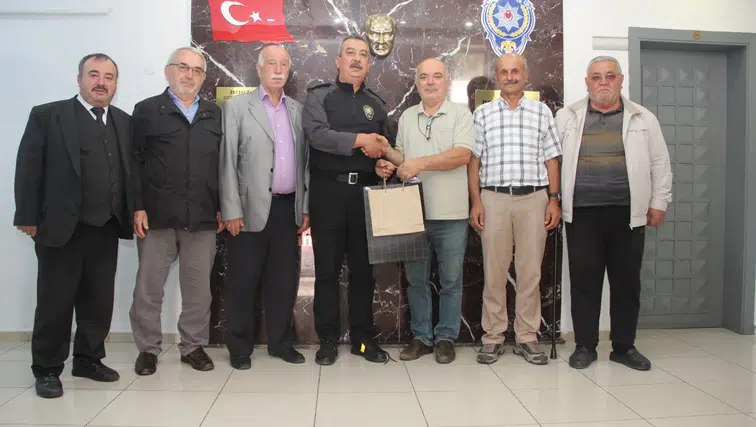 Yeşildere Nuri Dayı Şenliği Derneğinden Emniyet Müdürü Karasakal'a Veda Ziyareti