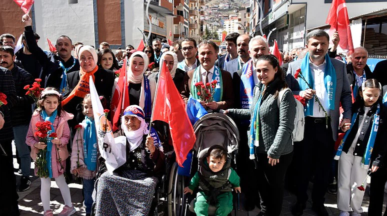 AK Parti'den Büyük Gümüşhane yürüyüşü