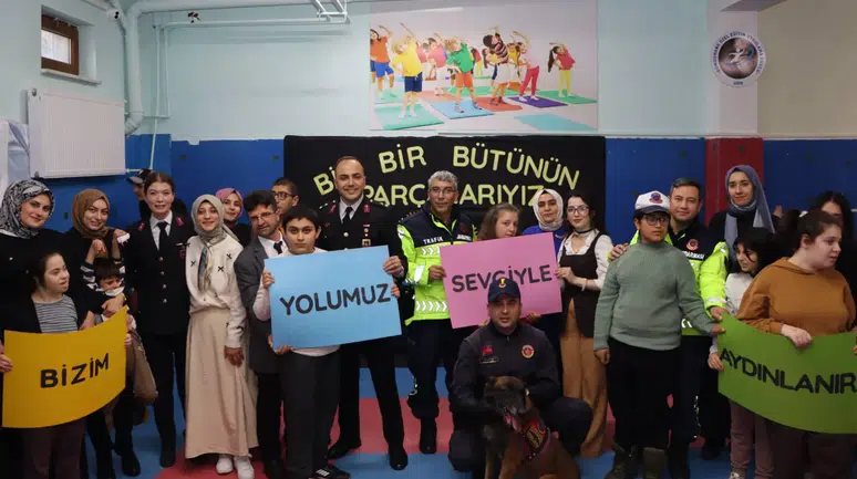 Gümüşhane Jandarmasından özel çocuklara anlamlı ziyaret