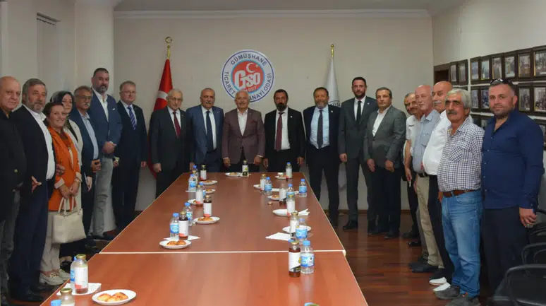 İYİ Parti heyeti Gümüşhane'de esnafla buluştu, sorunları dinledi