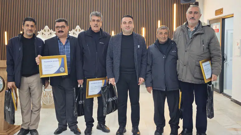 Şiran Belediyesi’nde Vefa Gecesi: 20 Yıllık Personele Teşekkür Belgesi