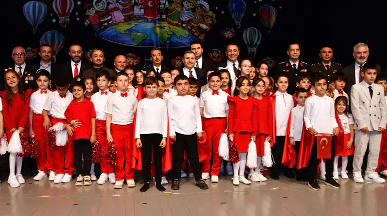 Gümüşhane’de 23 Nisan Ulusal Egemenlik ve Çocuk Bayramı Törenlerle Kutlandı