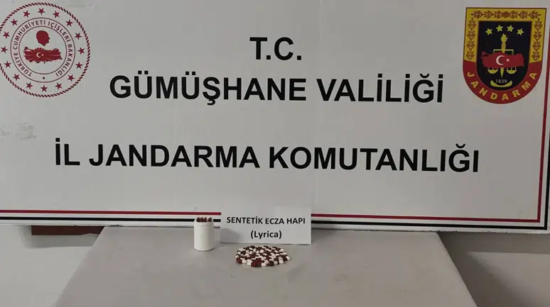 Jandarma zehir tacirine geçit vermedi