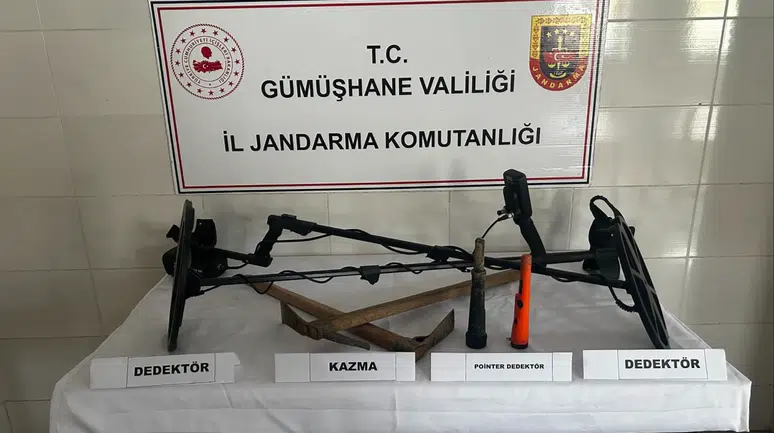 Şiran’da Define Hayali Kısa Sürdü! Jandarma Suçüstü Yakaladı