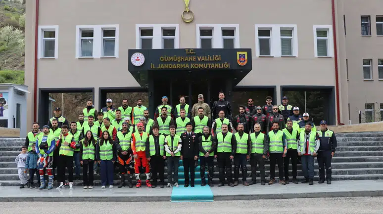 Gümüşhane İl Jandarma Komutanlığı’ndan Motosiklet Sürücülerine Hayat Kurtaran Eğitim