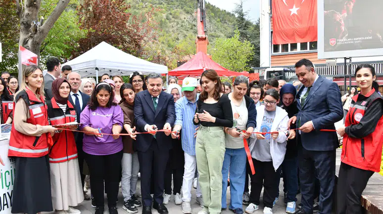 Fatih Parkı’nda Engel Tanımayan Buluşma: El Emeği Ürünler Göz Kamaştırdı