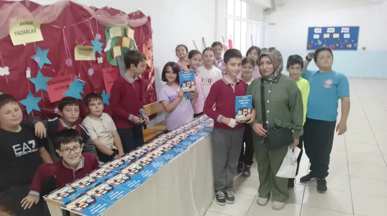Fevzipaşa İlkokulu 4-C Sınıfı Öğrencilerinden Büyük Başarı: İlk Kitapları Basıldı