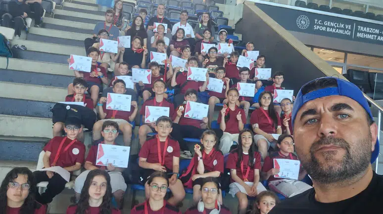 Trabzon'daki Dev Havuzda Gümüşhane Rüzgarı Esti: 45 Sporcuyla Çıkarma Yaptılar!