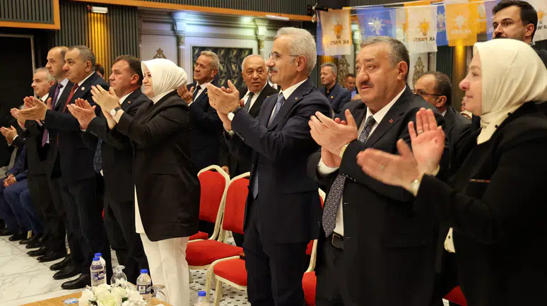 Bakan Uraloğlu Gümüşhane’de Konuştu: "7 Haziran Akşamı Gözümüz Kulağımız Tekke’de Olacak"