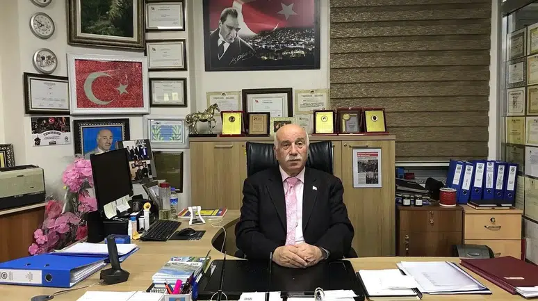 Gümüşhane Belediyesi'nde 39 yıllık dönem sona erdi: Baddal Bayar'dan duygusal veda