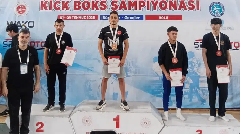 Gümüşhane'ye Türkiye İkinciliği Gururu: Orhan Aktaş Kürsüde