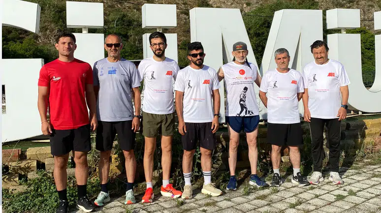 Gümüşhane'de 30 Ağustos Zafer Bayramı'na Özel 30.08 Kilometrelik Tarihi Koşu Düzenlendi