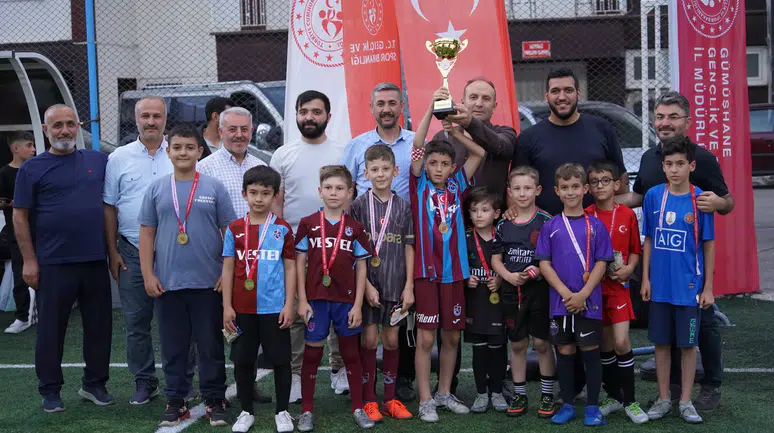Camiden Sahaya Futbol Turnuvası'nda kupalar sahiplerini buldu