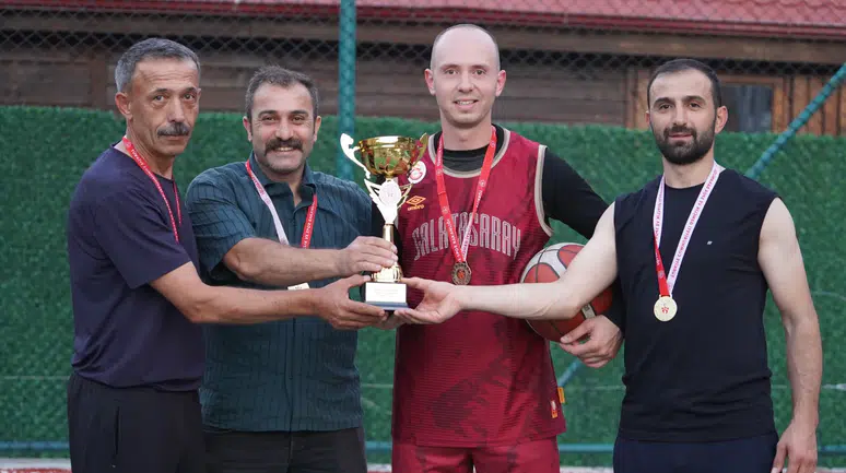 Gümüşhane'de 30 Ağustos Zafer Bayramı Coşkusu 3x3 Basketbol Turnuvası ile Yaşandı