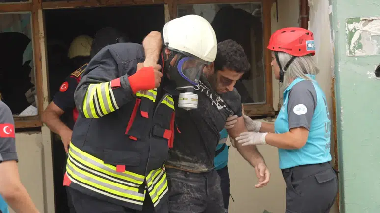 Kelkit’te 6.9’luk Deprem Senaryosu! Ekipler Enkaz Altındakiler İçin Zamanla Yarıştı