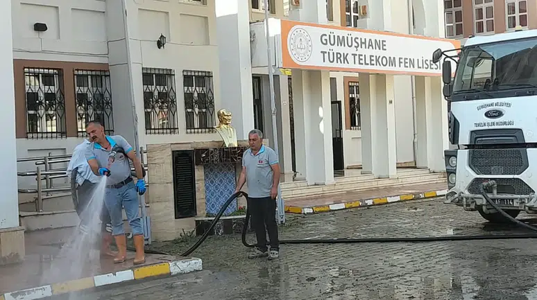 Gümüşhane Belediyesi Okul Temizliği Çalışmalarını Tamamladı