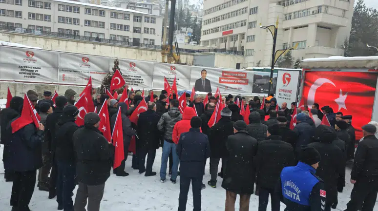 Esnaftan bayrağa saygı vurgusu