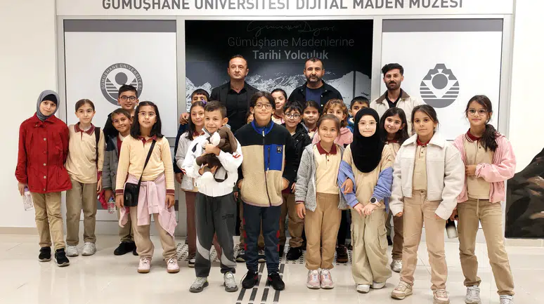 Minikler Binlerce Yıllık Tarihi Dijital Müzede Keşfetti