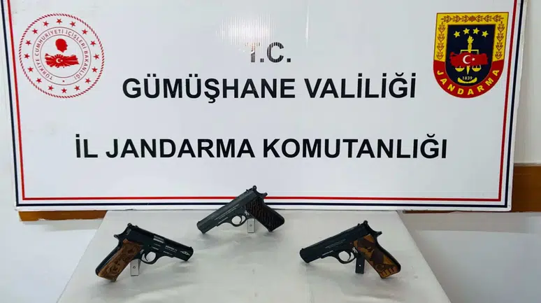 Torul’da Jandarma'dan silah kaçakçılığı operasyonu: 3 silah ve 2 şüpheli yakalandı