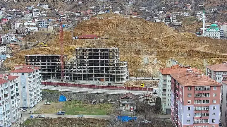 Nas: 'Mazlumun ahı indirir şahı'