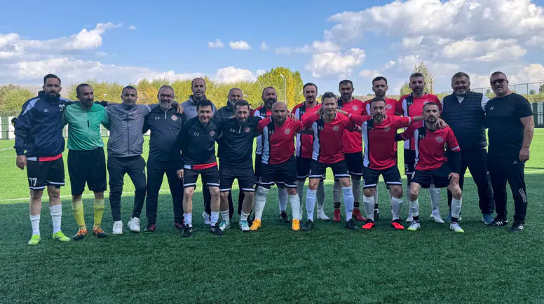 Nefes Kesen Gümüşhane Derbisinde Gol Yağmuru: 8 Gol Atılan Maçın Kazananı Zirveye Oturdu!