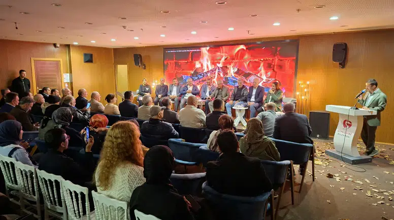 Kitap Fuarında Edebiyat Rüzgarı Esti: Şairler Dizeleriyle Unutulmaz Bir Akşam Yaşattı