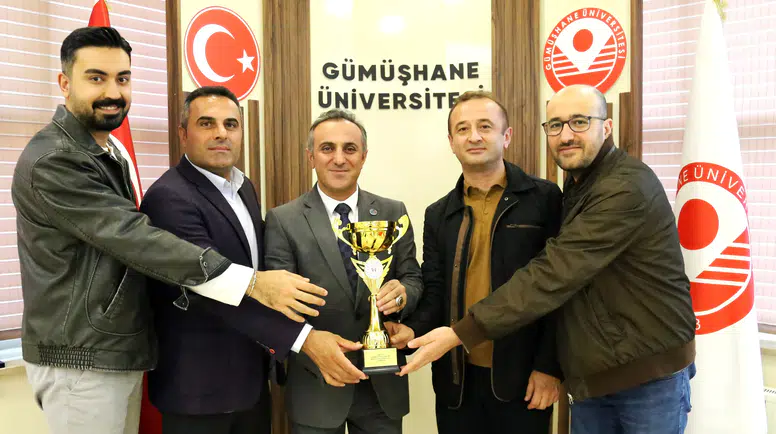 Gümüşhane Üniversitesi Masa Tenisi Takımı Kamu Spor Oyunları'nda İl Birincisi Oldu