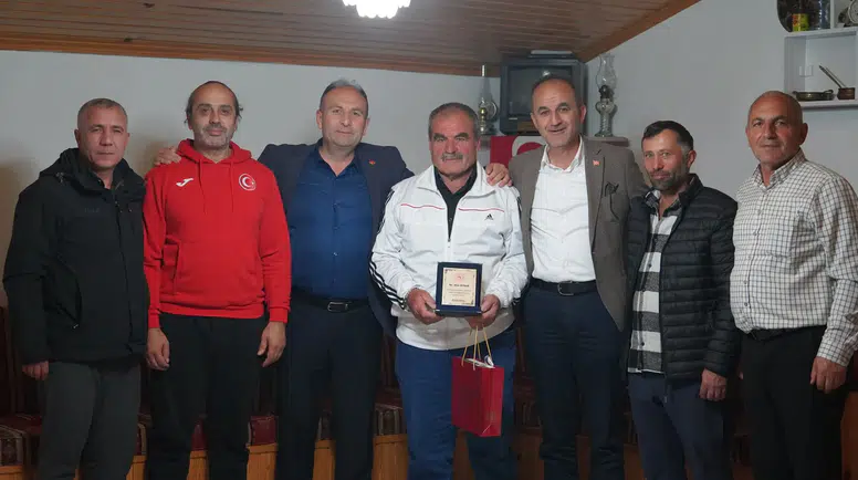 Şampiyon Sporcuya Yıllar Sonra Büyük Sürpriz: Yenice Köyünde Duygusal Anlar