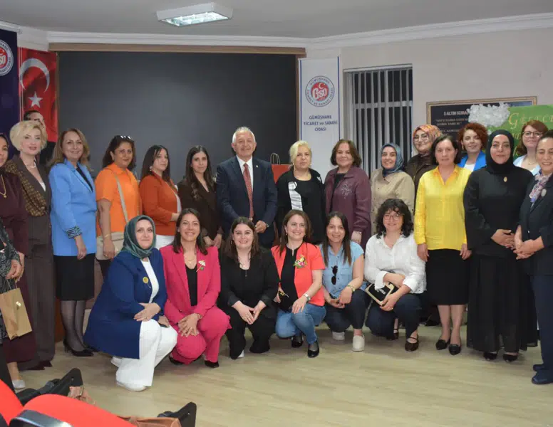 Gümüşhane'de "Zirvede Kadın Var" Paneli Geniş Katılımla Gerçekleştirildi