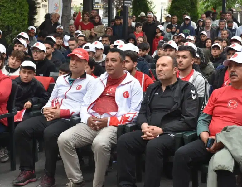 Gümüşhane'de Dünya Kupası heyecanı: Vatandaşlar dev ekran karşısında buluştu