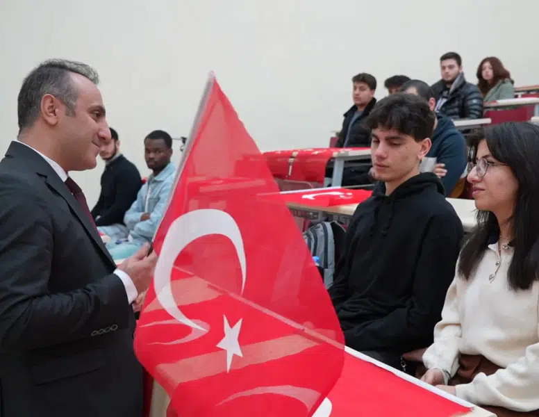 Gümüşhane Üniversitesi’nde ilk ders Türk Bayrağı’na ayrıldı