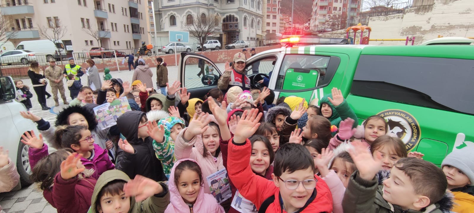 Jandarma’dan minik öğrencilere “J” sürprizi 7